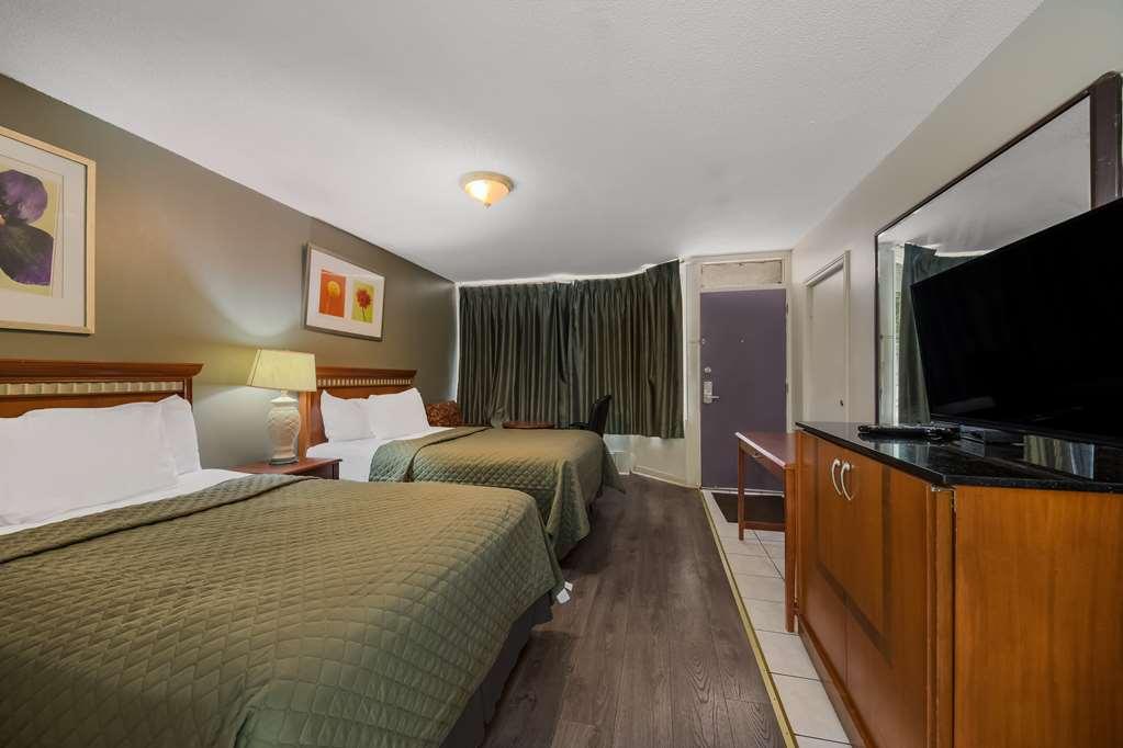 Knights Inn Burlington Quarto foto